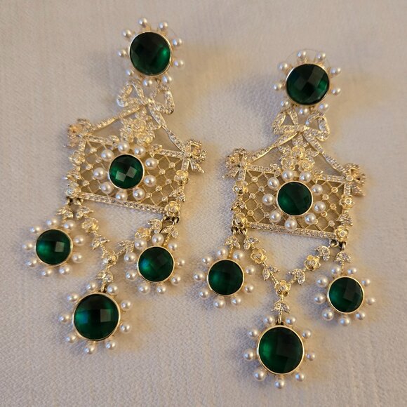 Nicola Bathie Emerald Chandelier Earrings - Picture 4 of 6